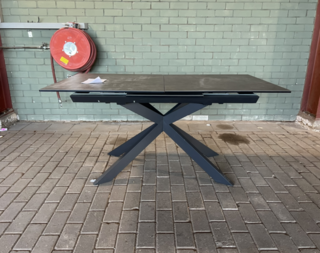 Atminda uitschuifbare tafel , Kave Home , Zwart